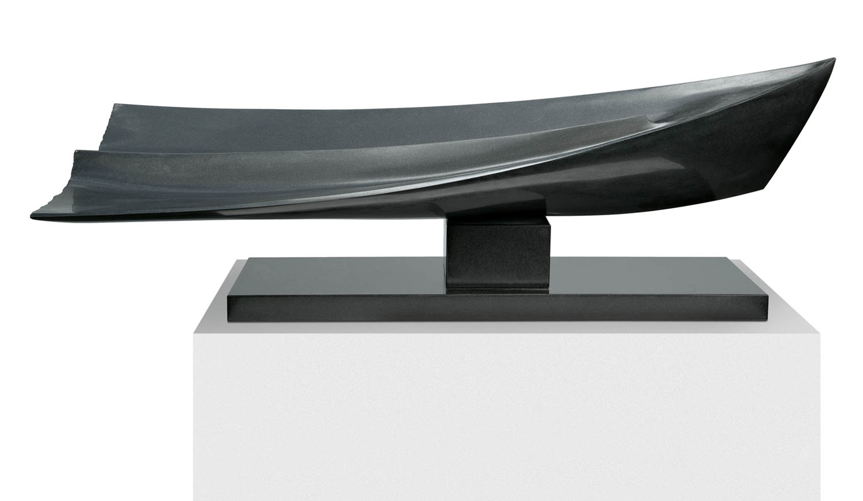 Barque en désespérance, Granit d’Inde, 2012, 39 x 110 x 35  cm