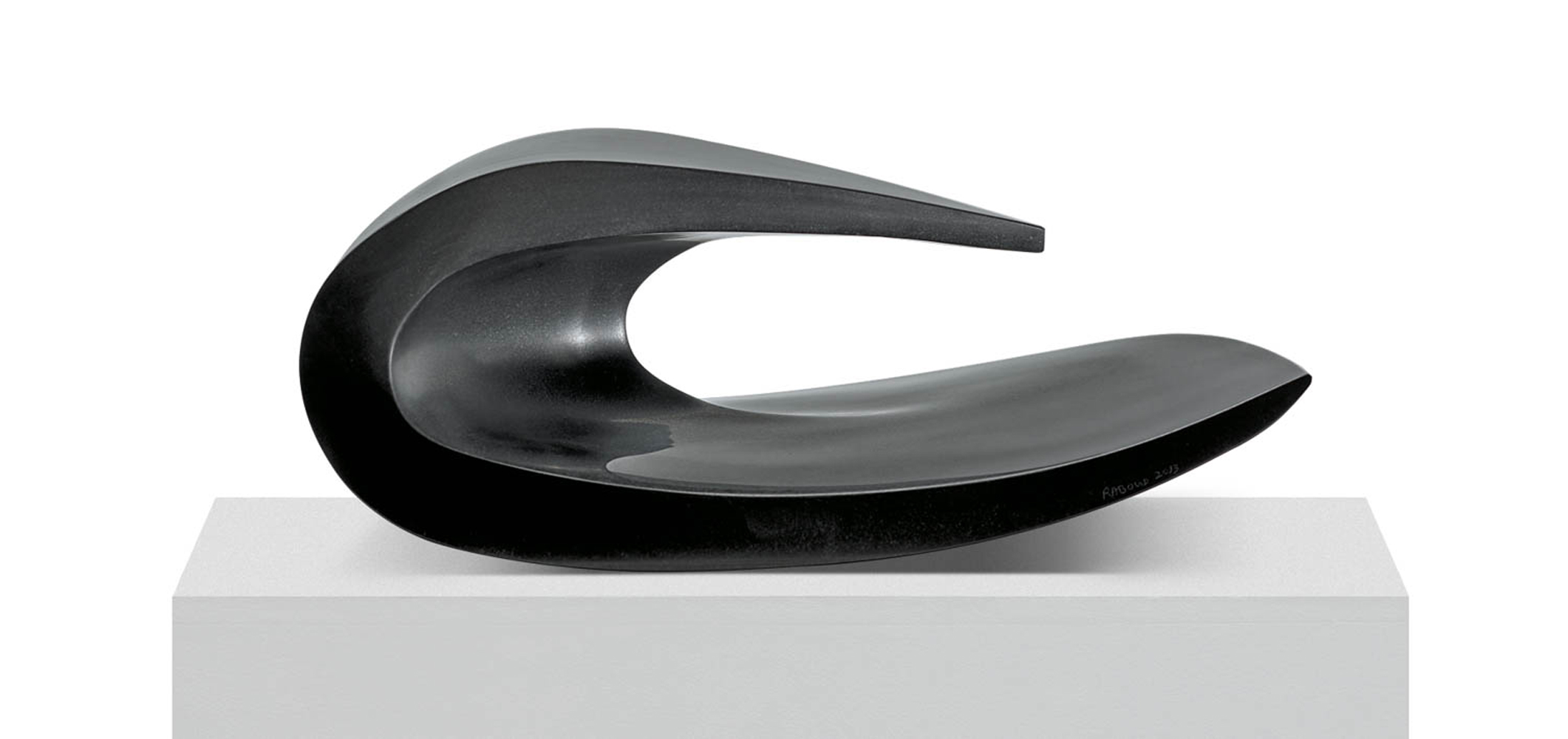 Dans la vague 3, Granit d’Inde, 2013, 23 x 55 x 40  cm