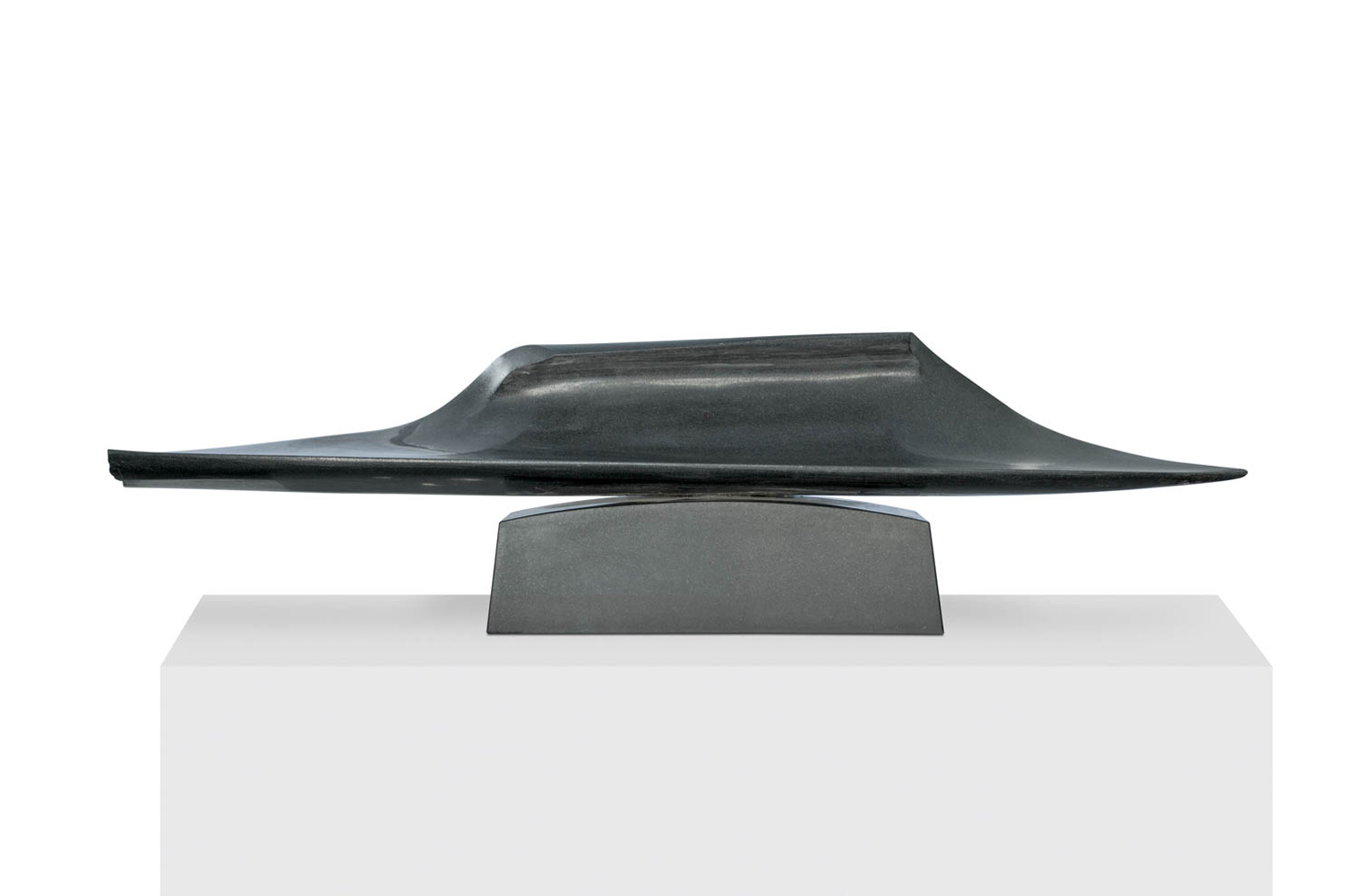 Dans la vague 5, Granit d’Inde, 2014, 45 x 150 x 27  cm