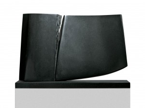 Sous ton aile, Granit d’Inde, 2009, 53 x 73 x 20  cm