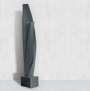 Sous ton aile, Granit d’Inde, 2013, 260 x 55 x 45  cm